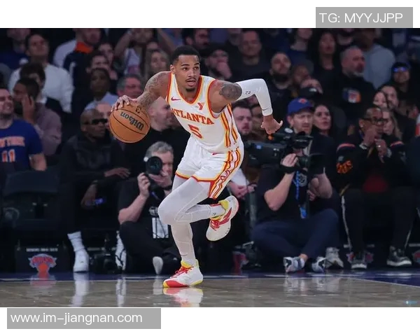 穆雷半场表现起伏首节独得8分次节仅得2次出手手感尚可但仍需提升 穆雷半场表现起伏首节独得8分次节仅得2次出手手感尚可但仍需提升