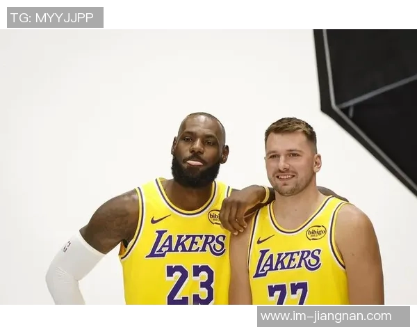 詹姆斯强调团队合作不愿被炒作与东契奇关系胜负荣辱应由全队共同承担