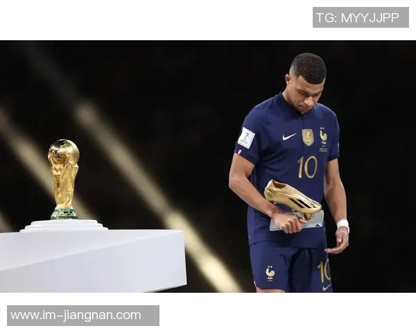 托万重披法国战袍感到无比自豪曾一度考虑退役而非回归国家队