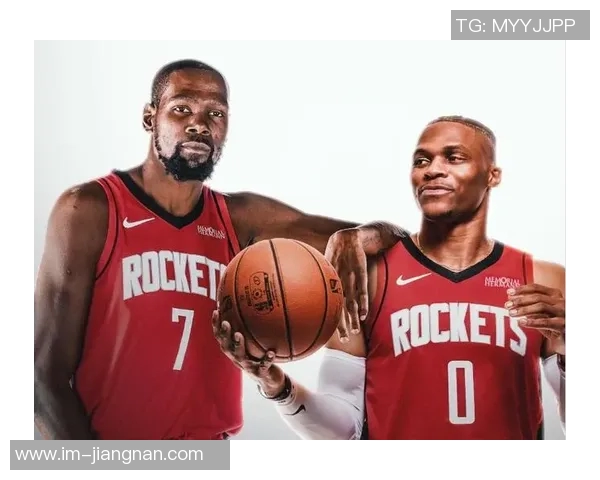 火箭官方晒亚当斯与杜兰特亲密合照威少点赞引发重回传闻